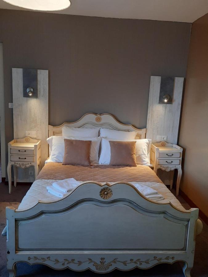 De La Barbacane Hotel