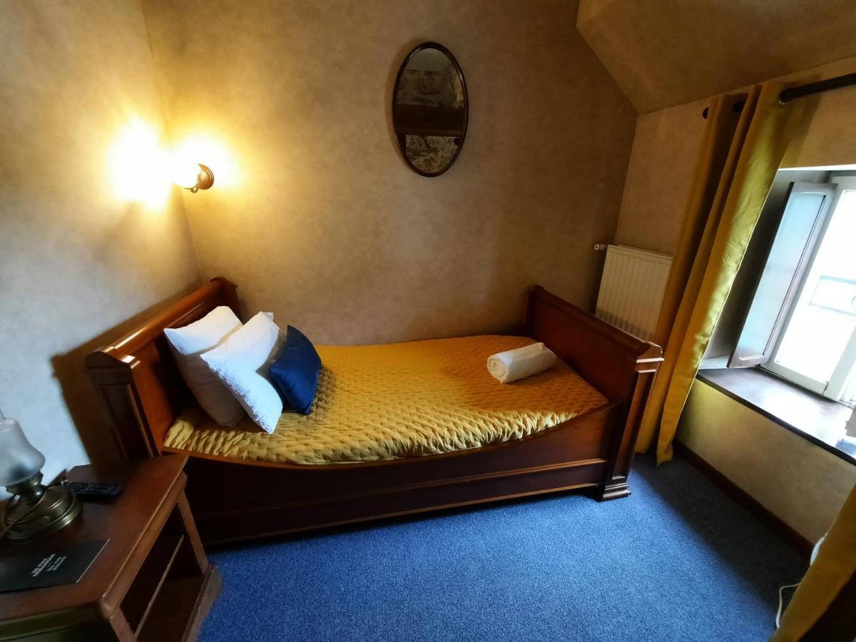 De La Barbacane Hotel Tiffauges